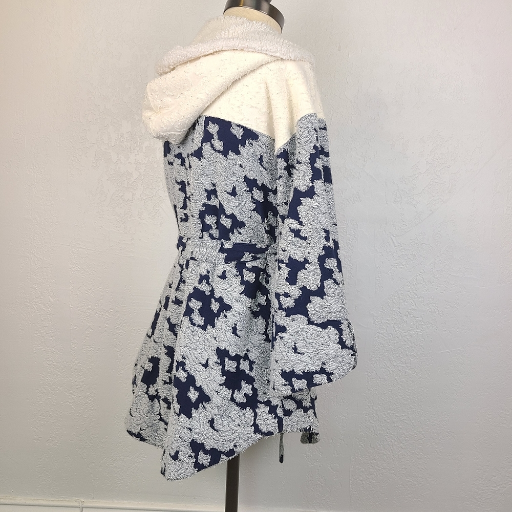 Lilka by Anthropologie Navy Sherpa Lined Hooded Robe - Picture 6 of 16